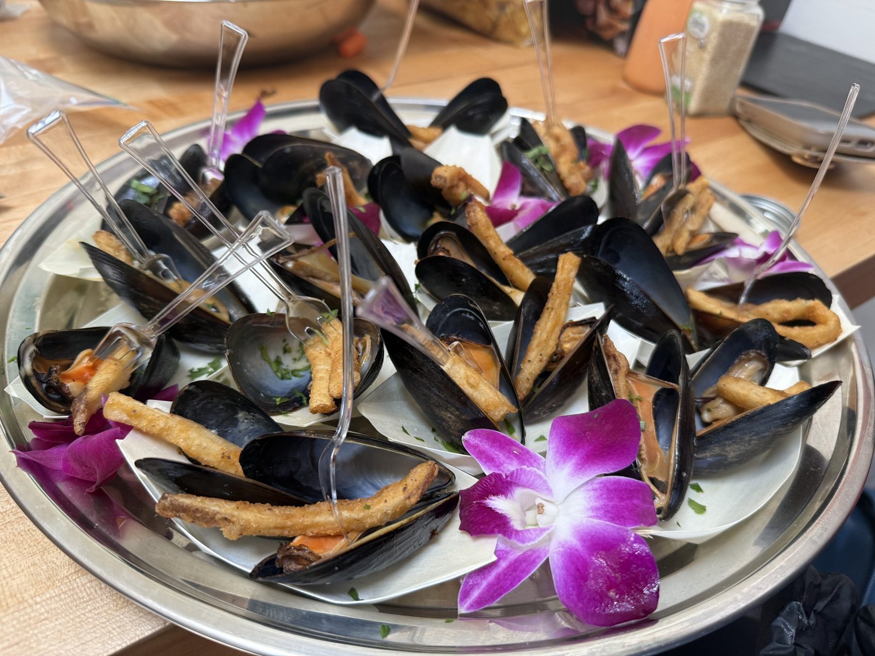 Curry coconut mussels in their shells
